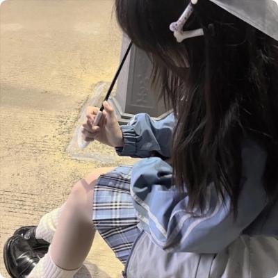拳头在哭泣
